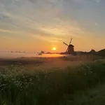 Uniek - Nabij Molen, Meer, & Stad' Dom wakacyjny Hoorn (North Holland)