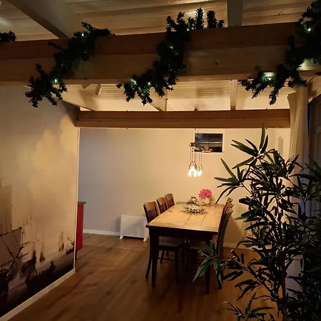 'vakantiehuisje Natuurlijk! - Nabij Molen, Meer, & Stad' *
